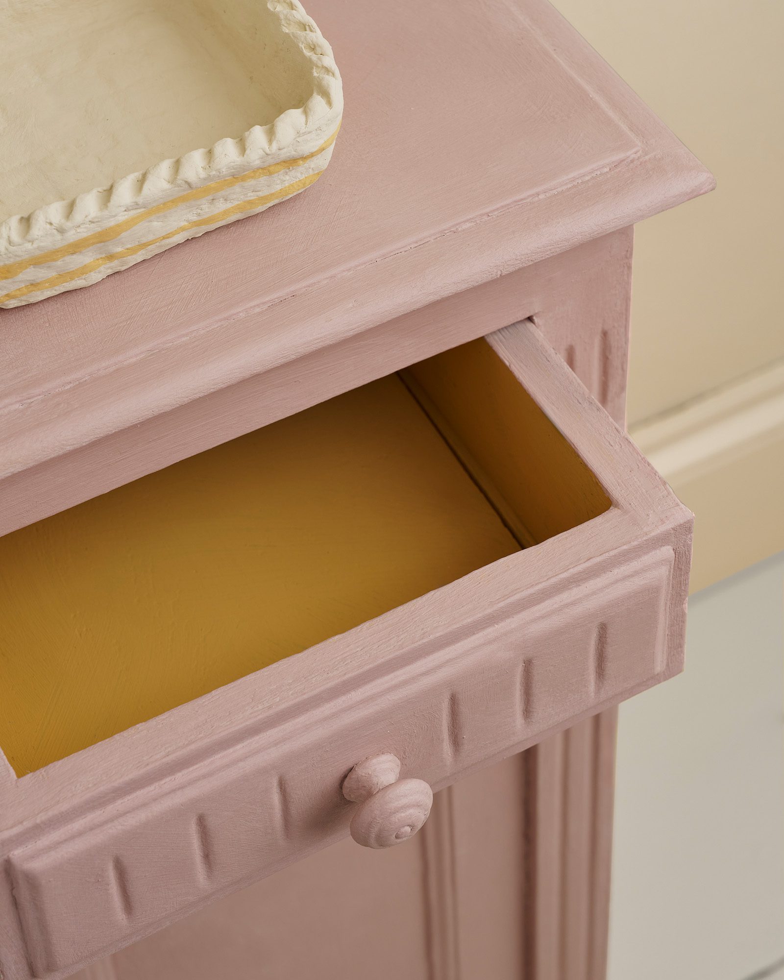 Jaipur Pink chalk paint kretafestek annie sloan komód részlet