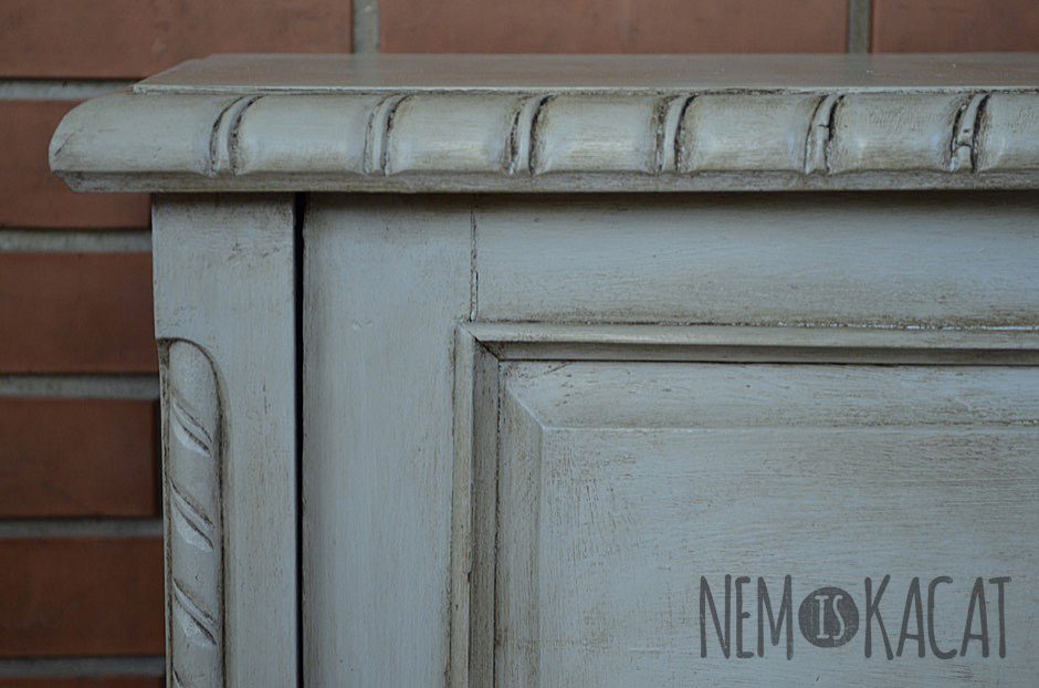 Annie Sloan Paris Grey festett bútor