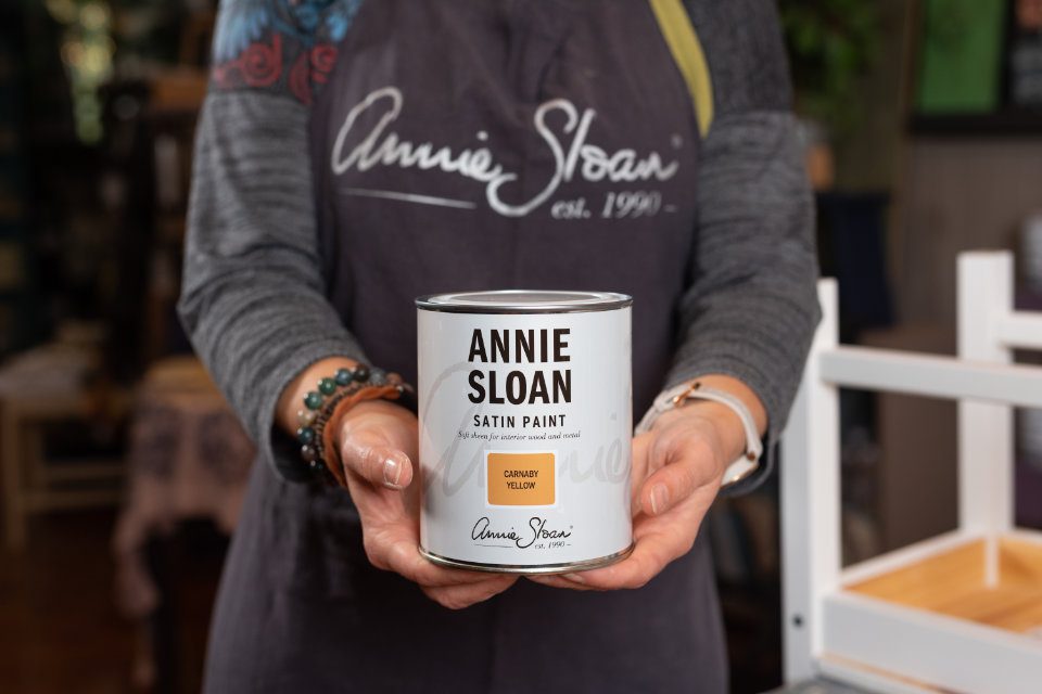 Annie Sloan Satin paint festék Carnaby Yellow színben
