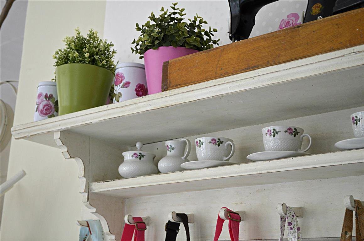 Shabby chic tálaspolc festés