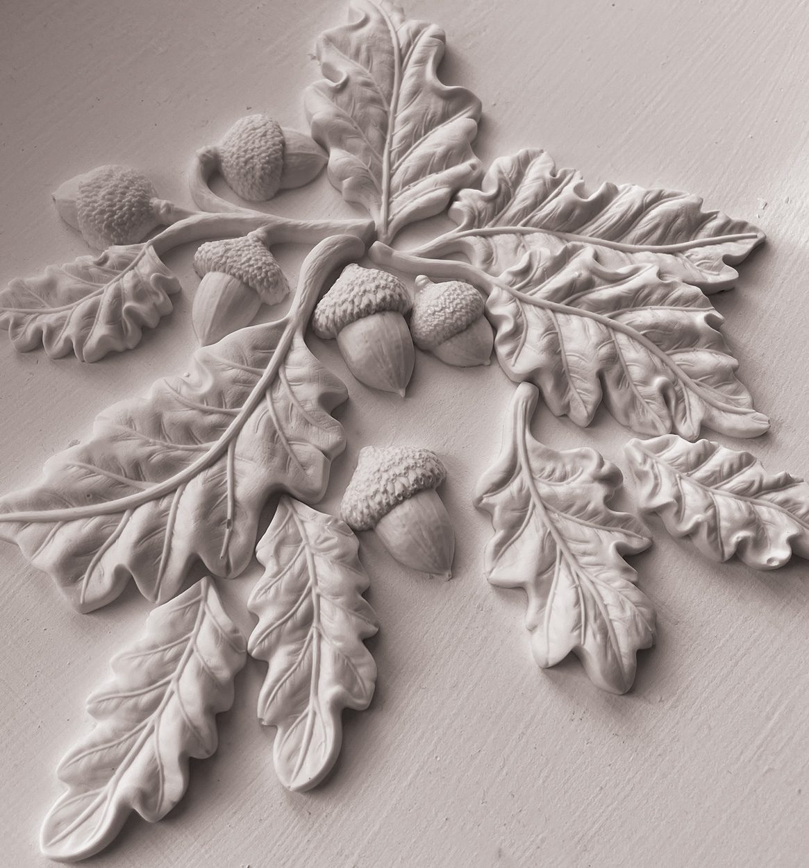 Oak Leaves & Acorns IOD ontoforma készen