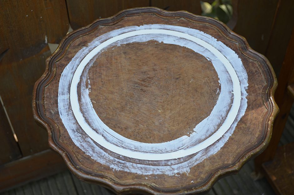 Repesztés Chalk Paint ™ festékkel