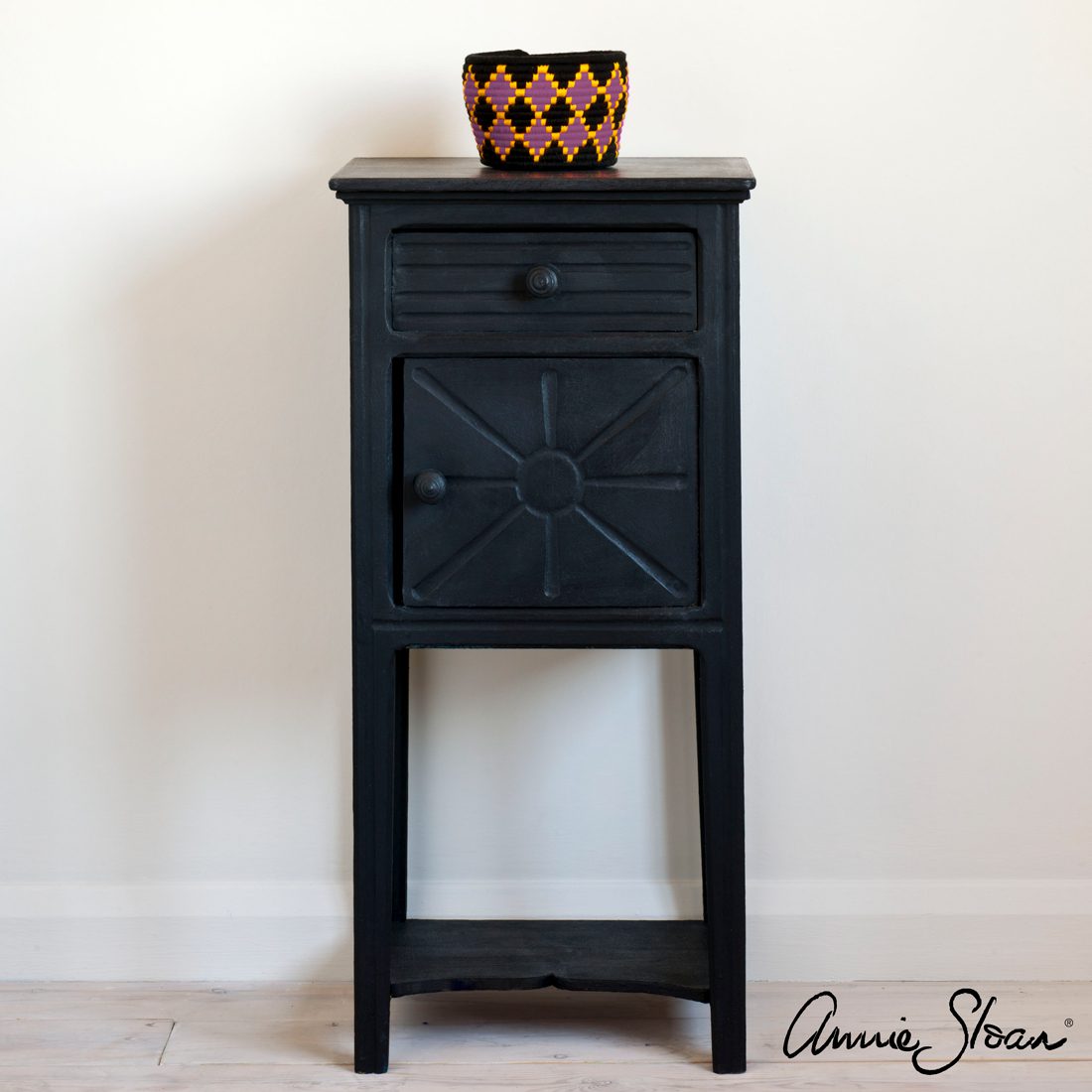Athenian Black Chalk Paint krétafesték Annie Sloan