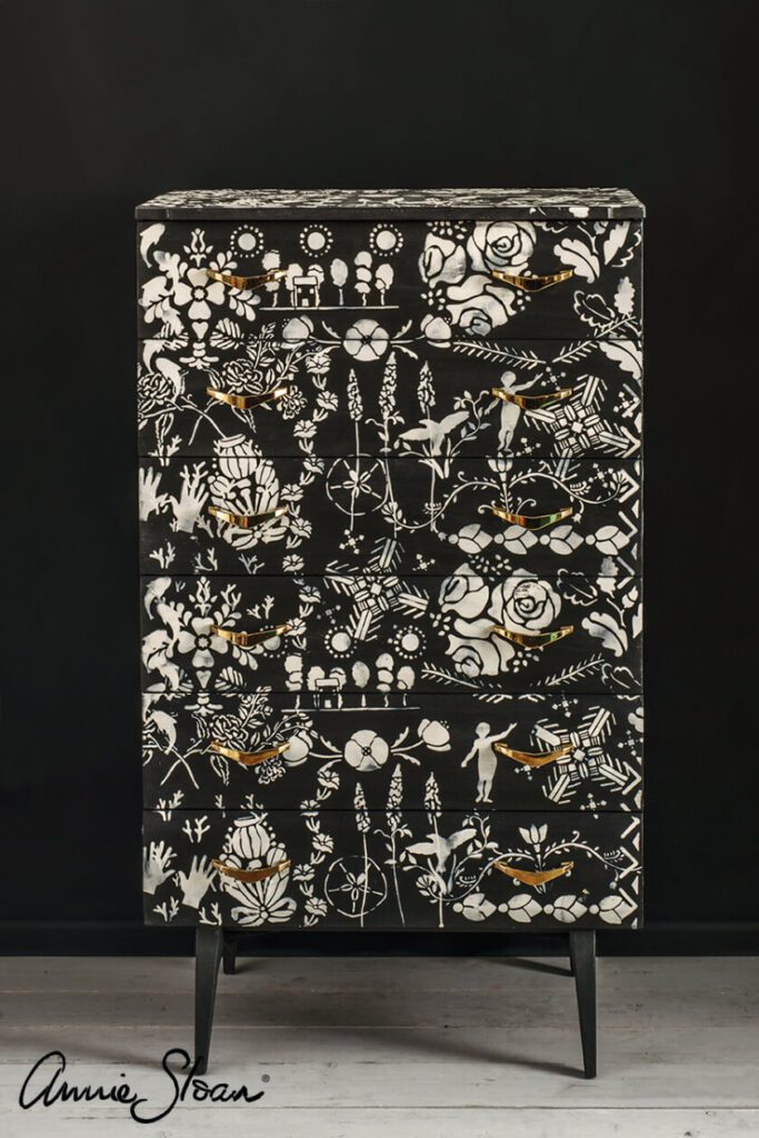 Graphite and Old White graffiti stencil cabinet Graphite Wall Paint monochrome modern style stencilezett komód fekete feher