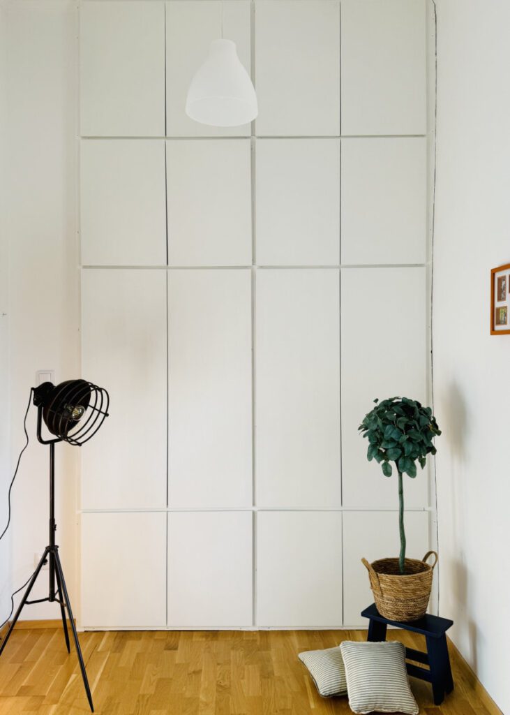 laminalt szekrenyajto atfestese annie sloan satin paint harzo festekkel feher
