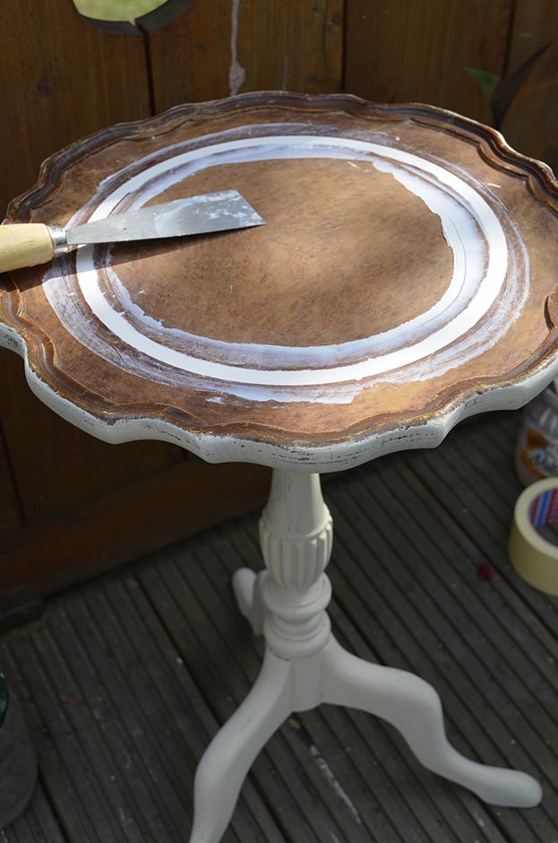 Repesztés Chalk Paint ™ festékkel