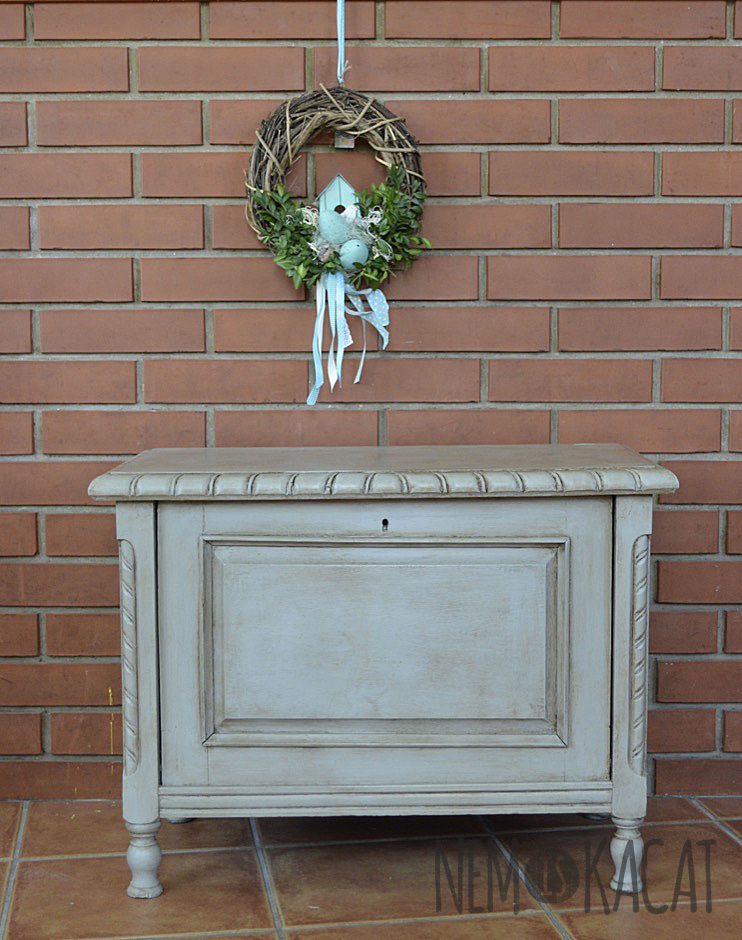 Annie Sloan Paris Grey festett bútor