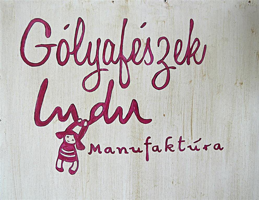 kézzel festett felirat