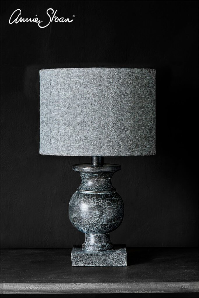 Annie Sloan repesztolakk hasznalata Craqueleur lampa Graphite White Wax butorszovet Linen Union Graphite Old White allokep